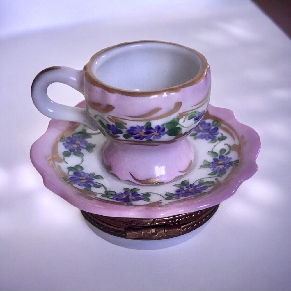 Vintage Limoges Peint Main Hand Painted Tea Cup Saucer ￼Mini Trinket Box Signed